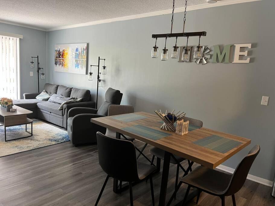 2022 Renovated 2-Bdrm Cozy, Lovely Condo W/Parking! Hilton Head Island Eksteriør bilde