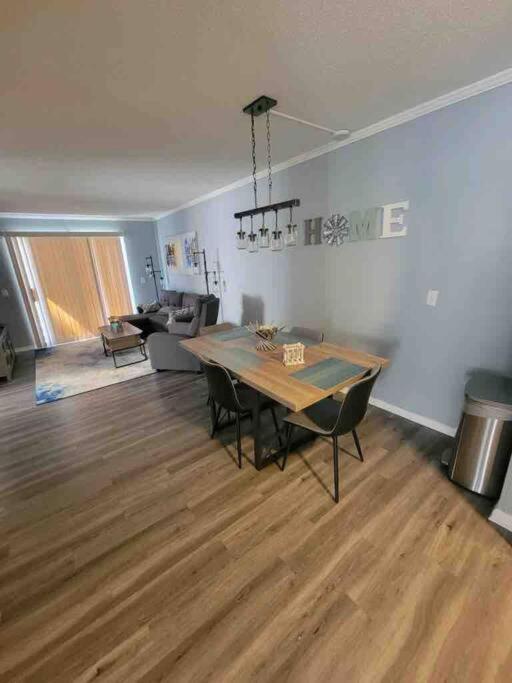 2022 Renovated 2-Bdrm Cozy, Lovely Condo W/Parking! Hilton Head Island Eksteriør bilde