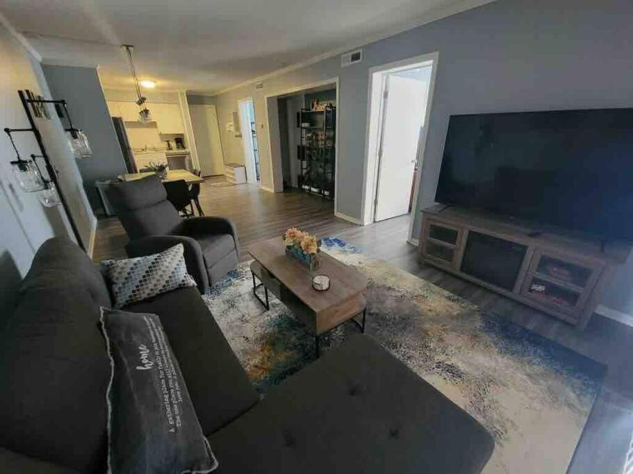 2022 Renovated 2-Bdrm Cozy, Lovely Condo W/Parking! Hilton Head Island Eksteriør bilde