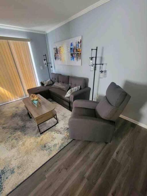2022 Renovated 2-Bdrm Cozy, Lovely Condo W/Parking! Hilton Head Island Eksteriør bilde