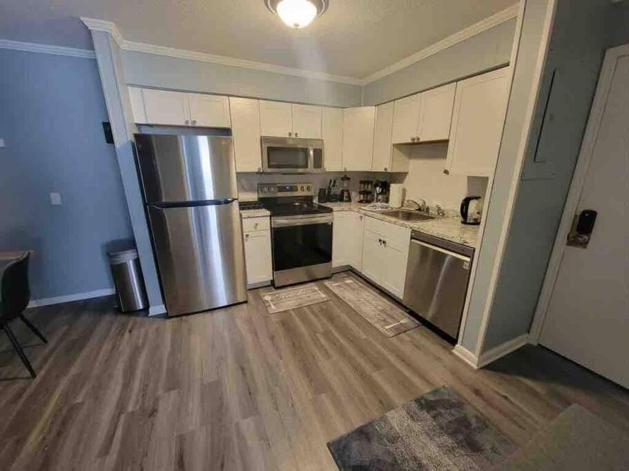2022 Renovated 2-Bdrm Cozy, Lovely Condo W/Parking! Hilton Head Island Eksteriør bilde