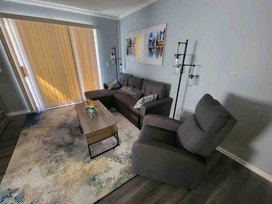 2022 Renovated 2-Bdrm Cozy, Lovely Condo W/Parking! Hilton Head Island Eksteriør bilde